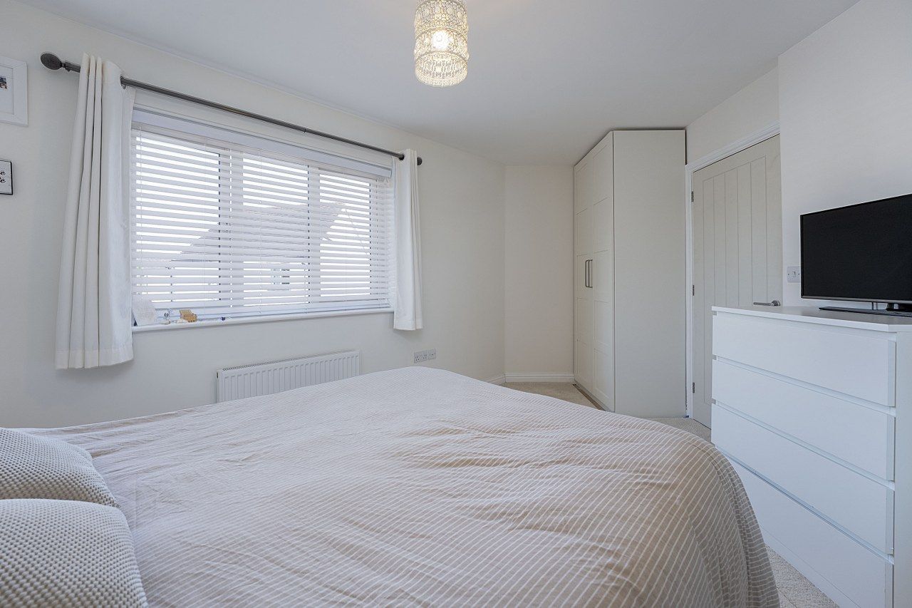 Semi Detached House in Crawley