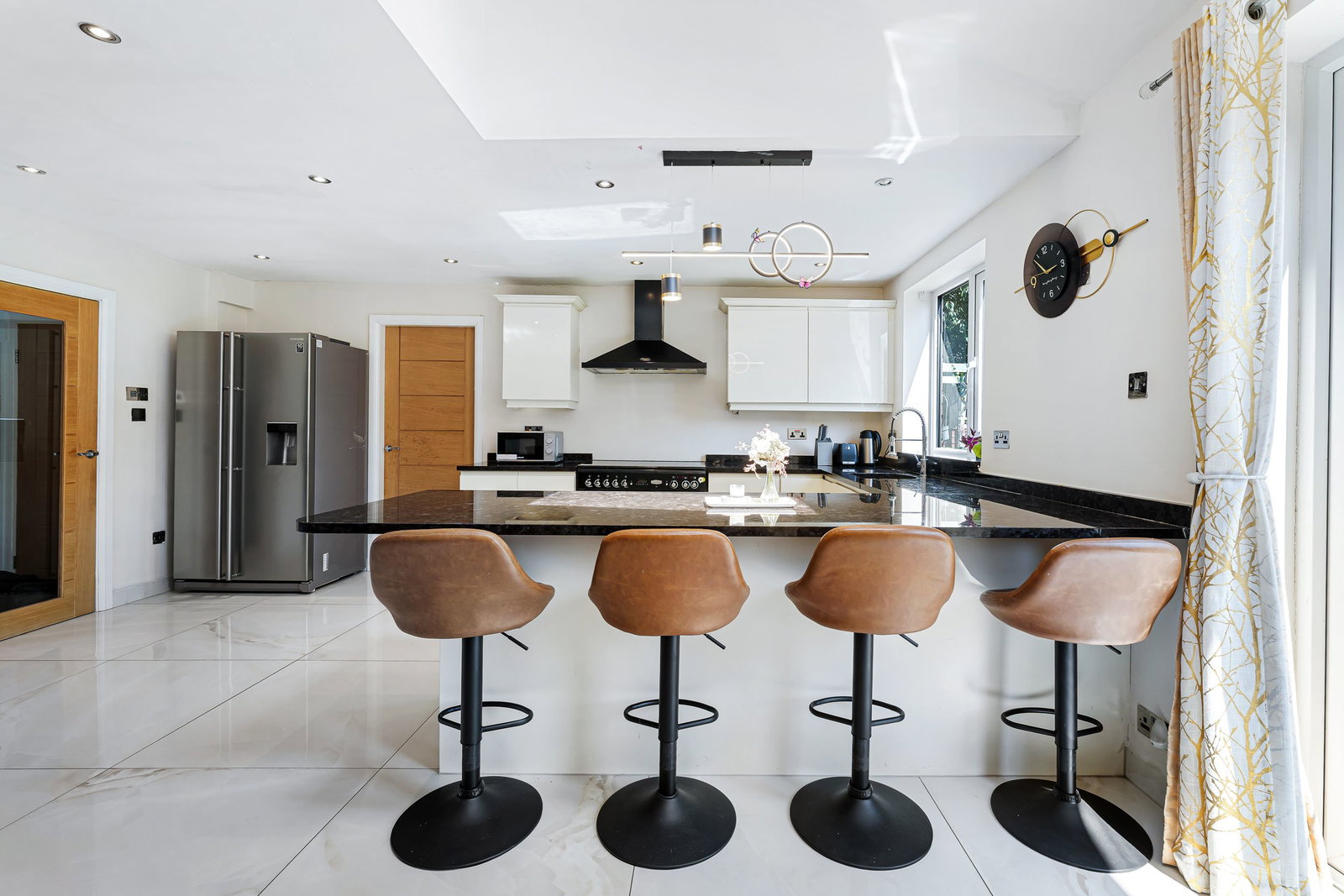 Detached House in Sale