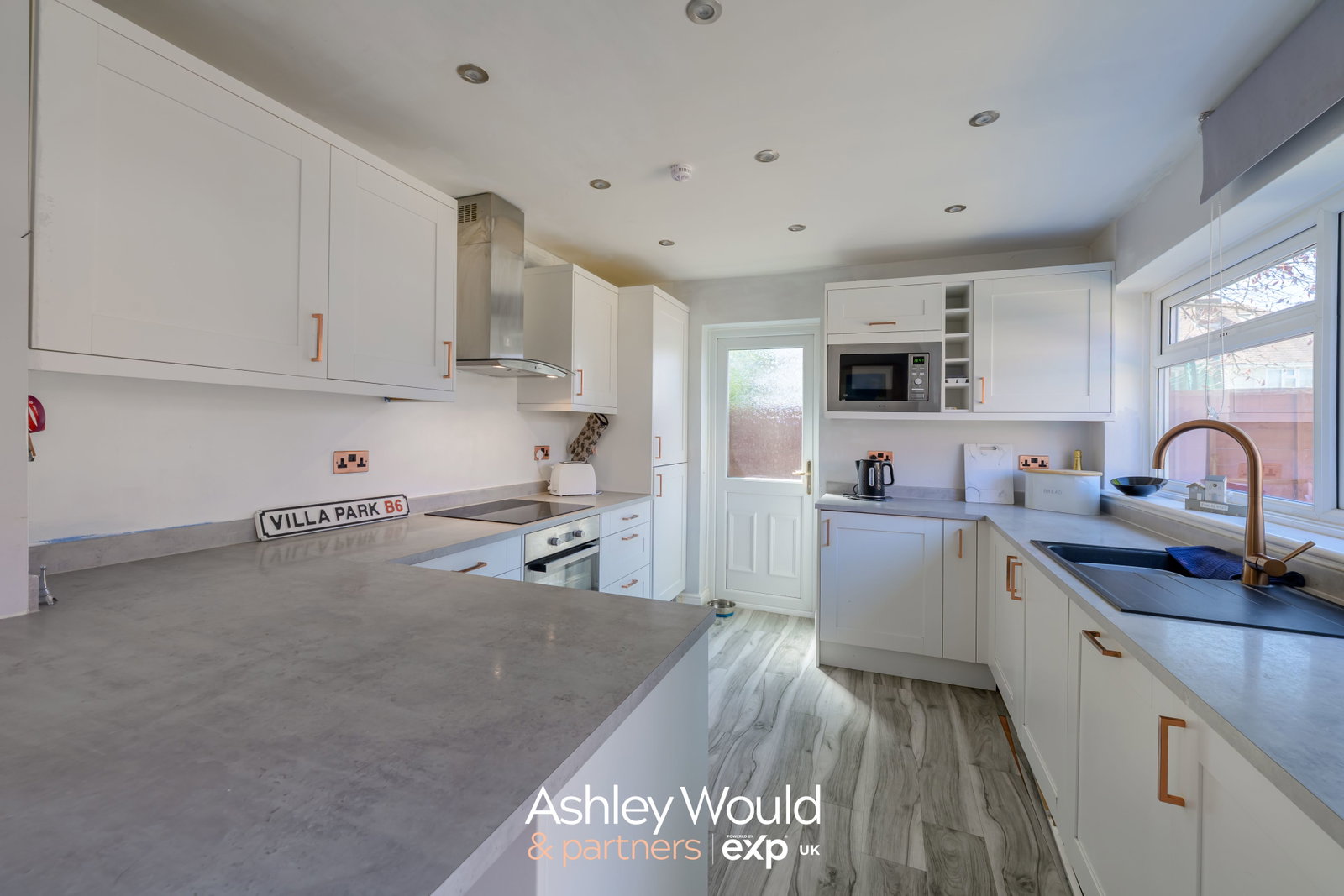 Detached House for sale in Kidderminster, Quantock Drive, Kidderminster, DY10 1RZ
