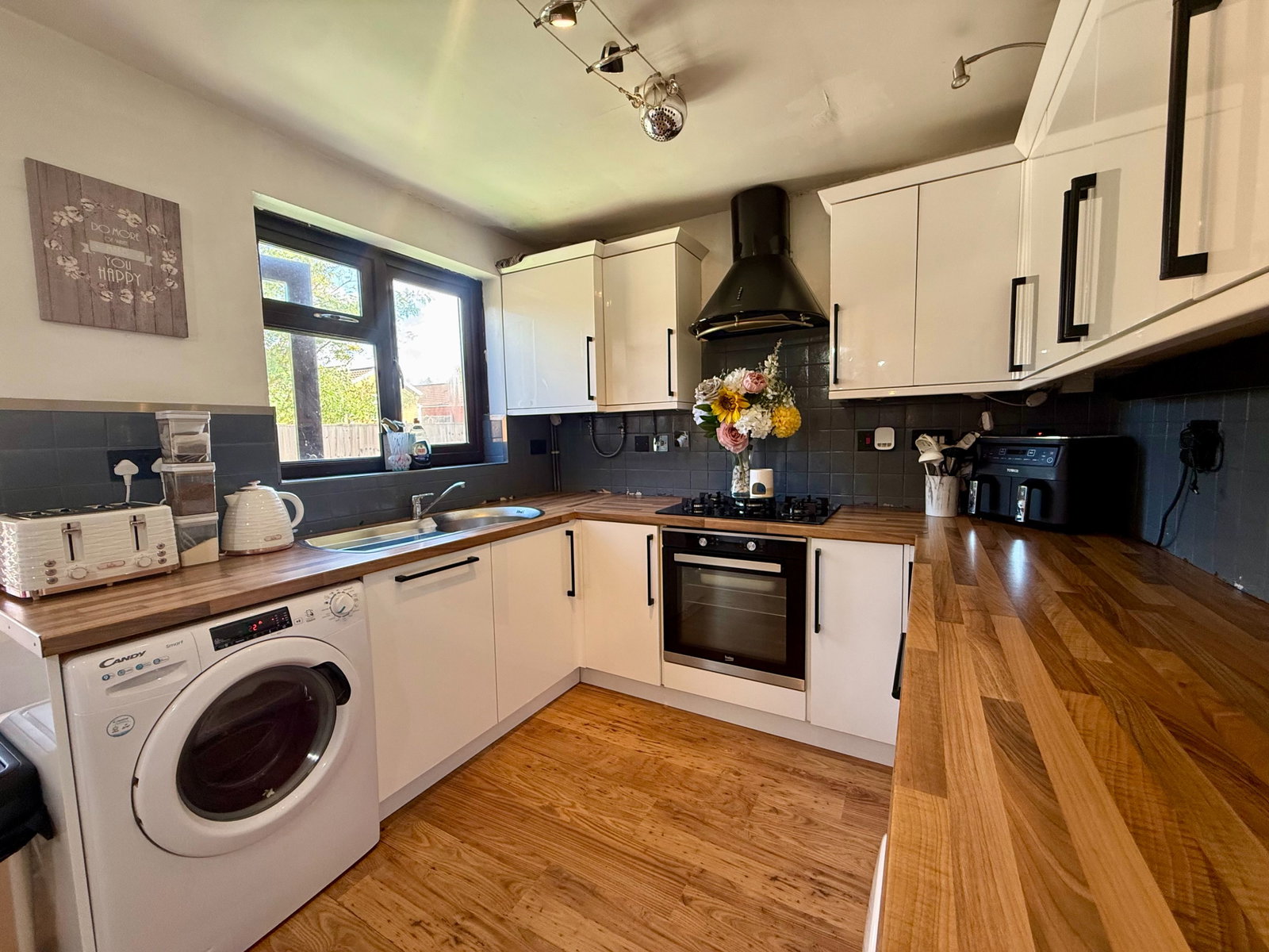 Semi Detached House for sale in Swadlincote, School Close, Albert Village