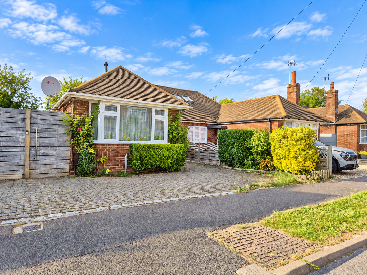 Semi Detached House for sale in Dunstable, Leafields, Houghton Regis, Dunstable, LU5 5LU