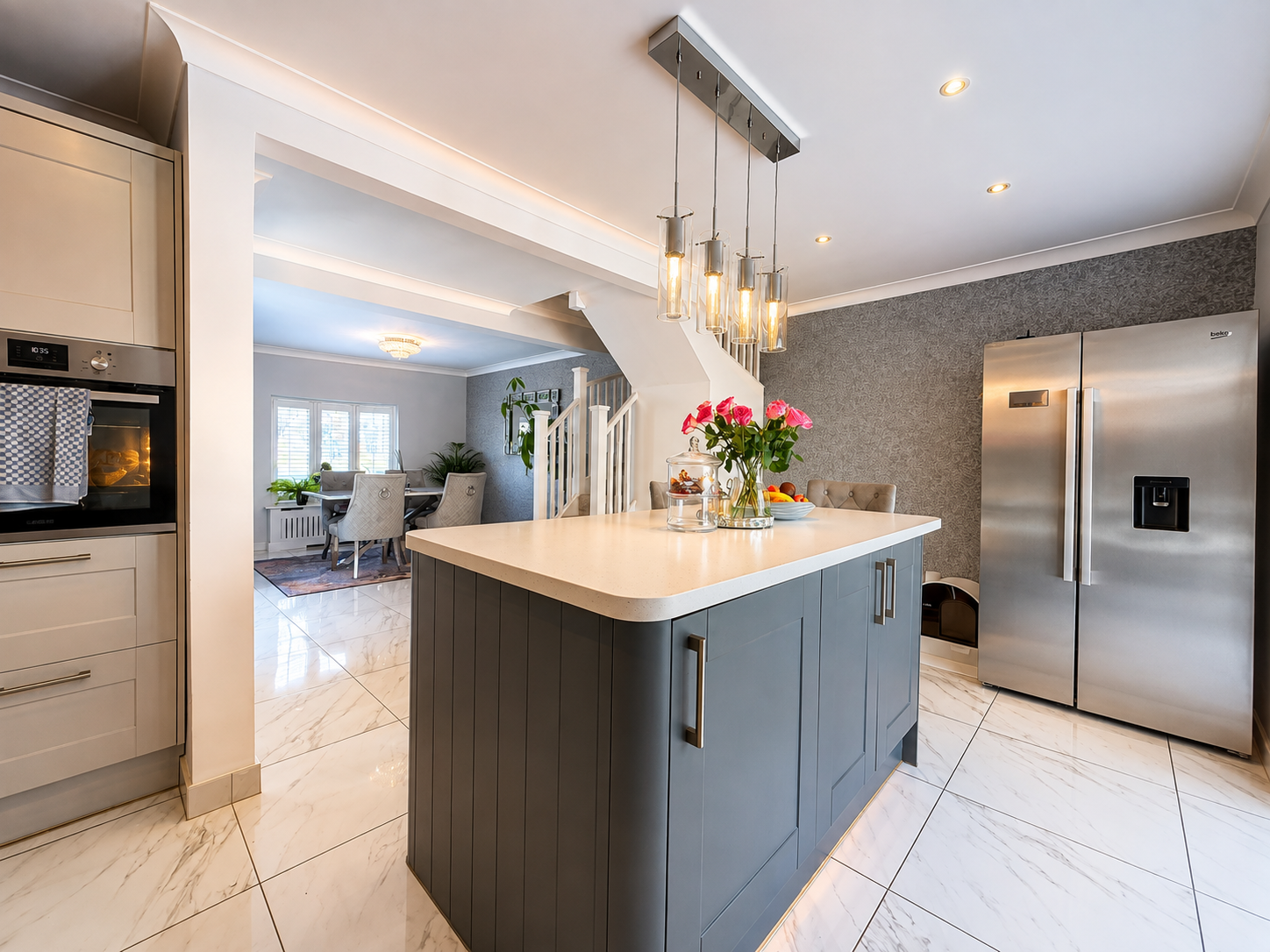Semi Detached House for sale in Hornchurch, Wingletye Lane, Hornchurch, RM11 3AR
