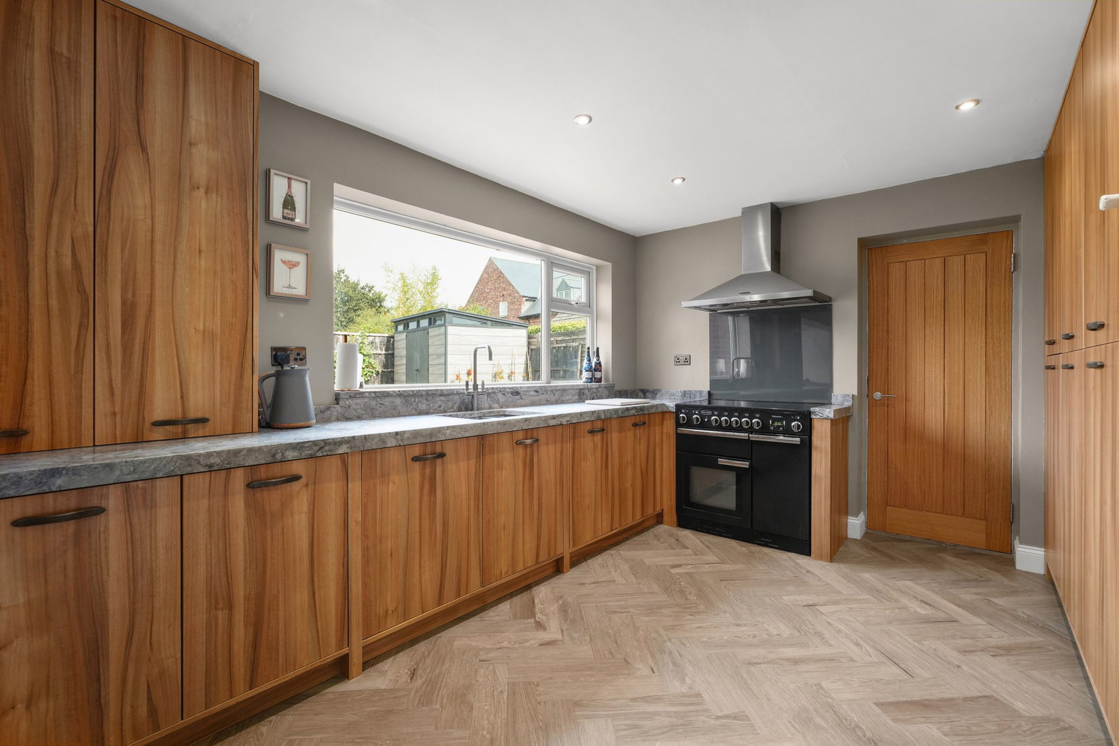 Detached House for sale in Lutterworth, Chapel Fields, Swinford, Lutterworth, LE17 6BS, 1871 m²
