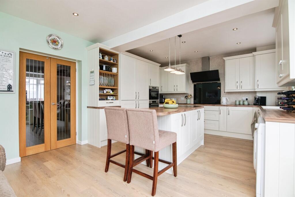 Semi Detached House in Tipton