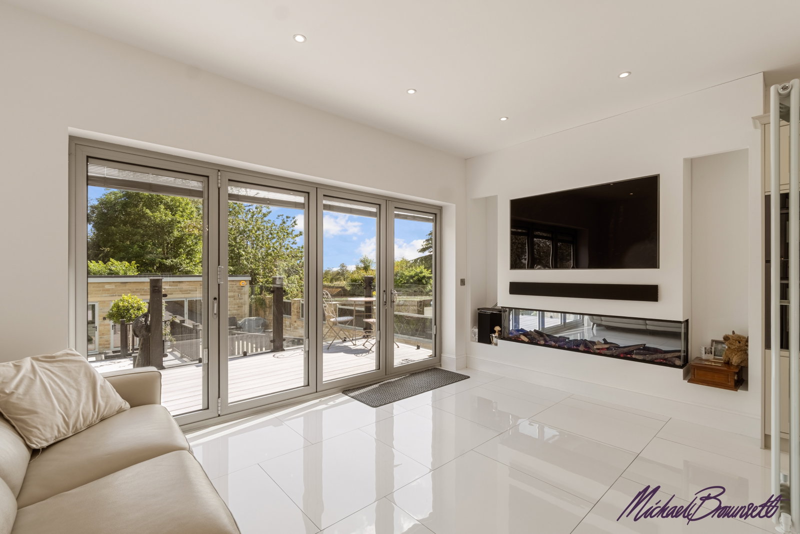 Semi Detached House in Halifax