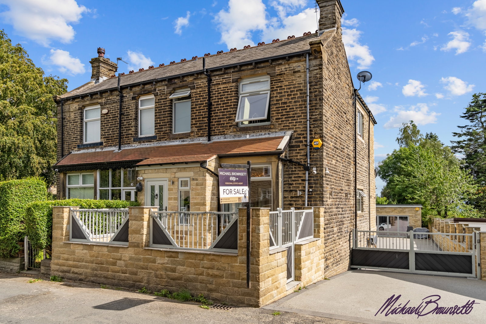 Semi Detached House in Halifax