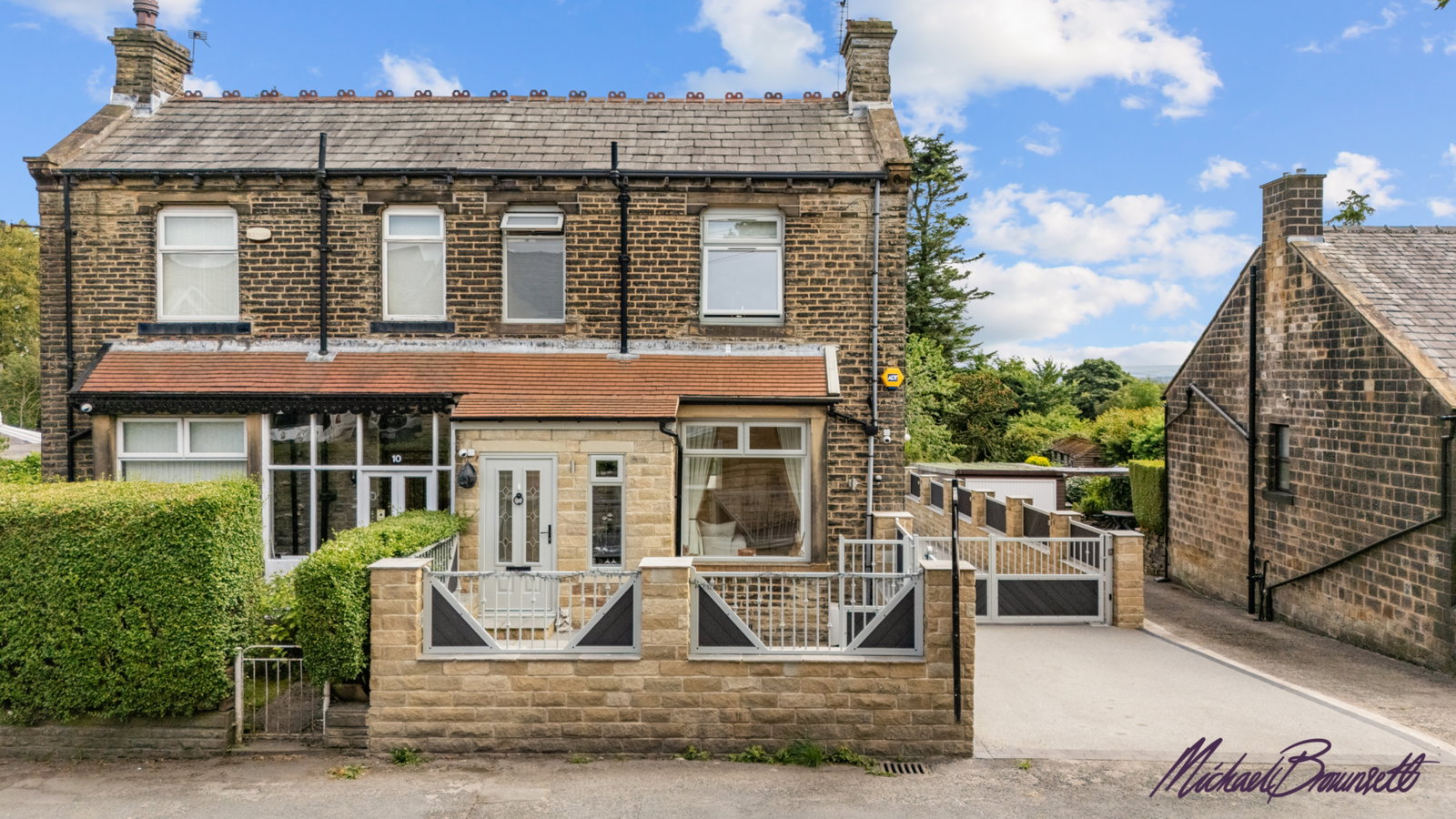 Semi Detached House in Halifax