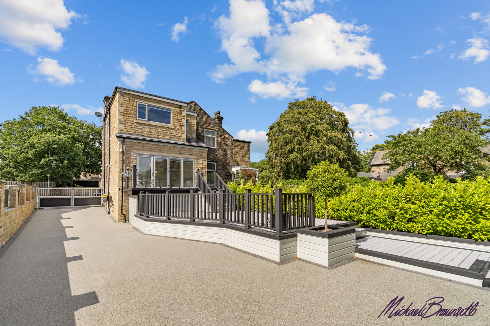Semi Detached House for sale in Halifax, Green Lane, Shelf, Halifax, HX3 7TR, 1270 m²