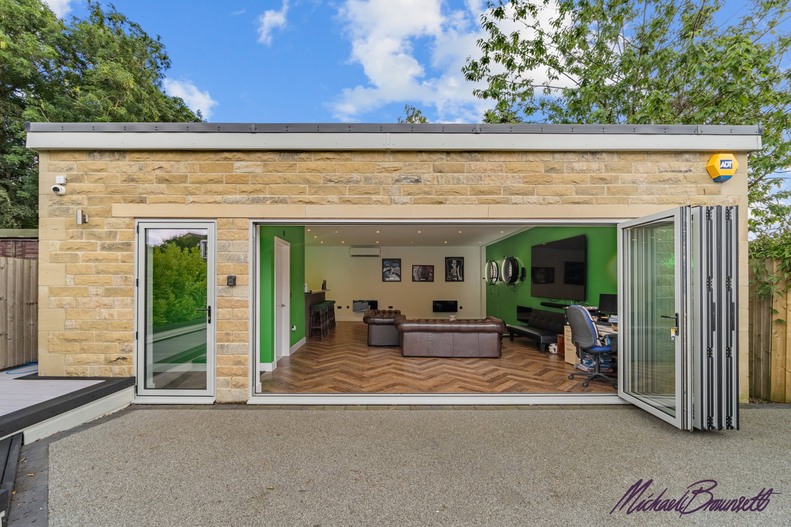 Semi Detached House for sale in Halifax, Green Lane, Shelf, Halifax, HX3 7TR, 1270 m²