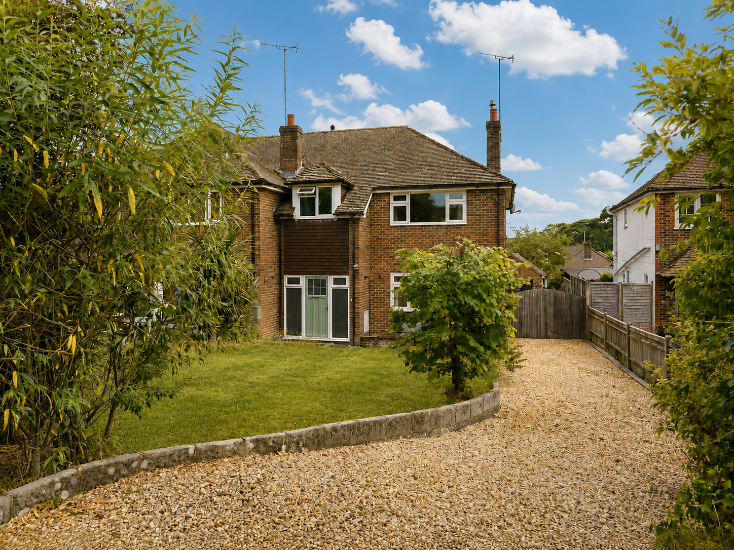 Semi Detached House in Pulborough