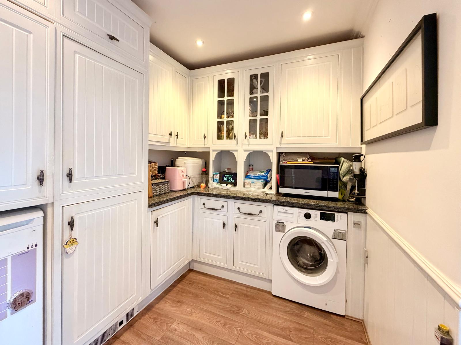 Semi Detached House for sale in Maidstone, Mill Lane, Wateringbury, ME18 5PE, 1403 m²
