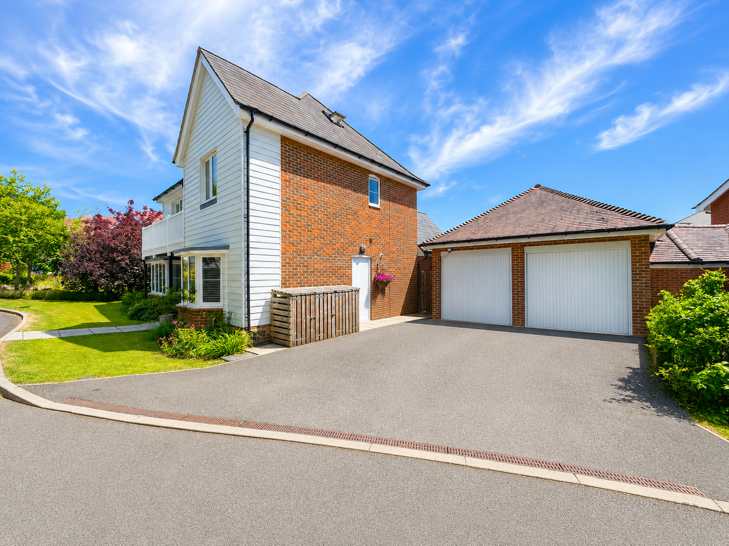 Detached House in Ashford