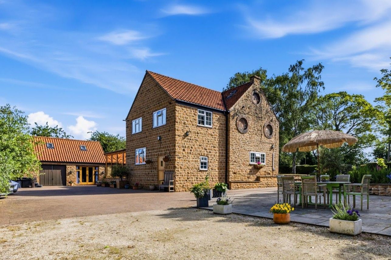 Detached House in Nottingham 3