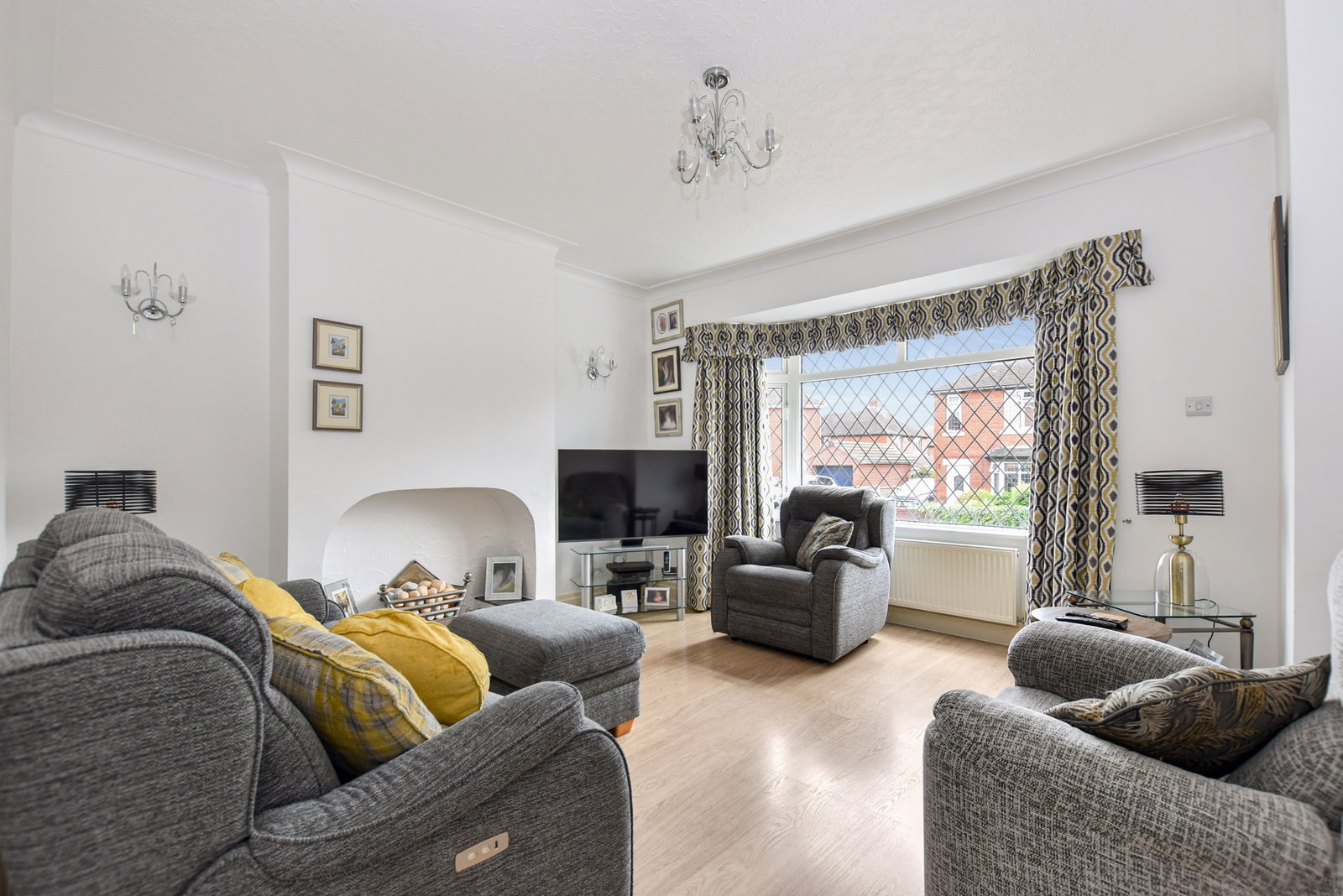 Semi Detached House in Wakefield