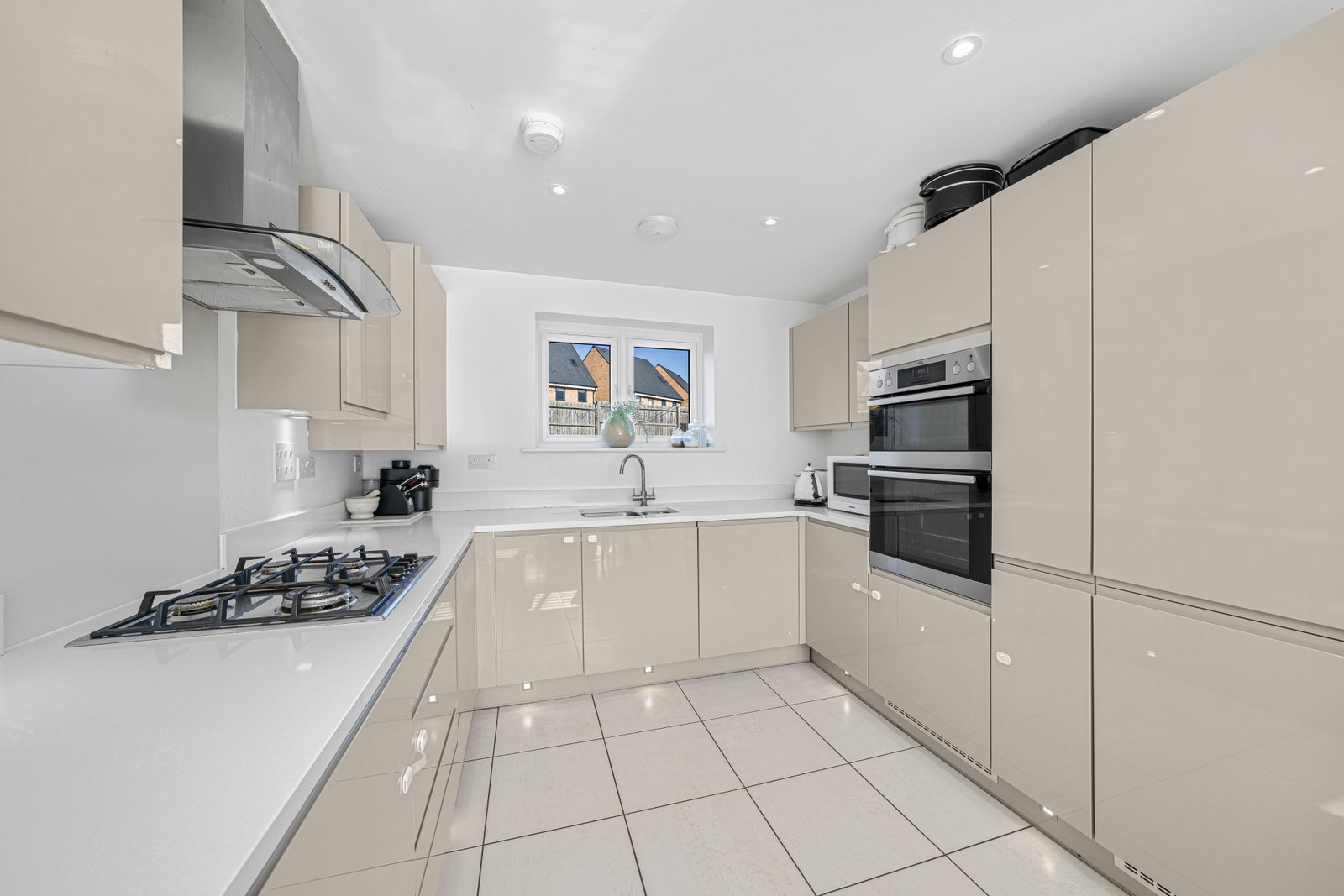 Detached House for sale in Harlow, Plumtree Drive, Gilden Park, Essex, CM17, 926 m²