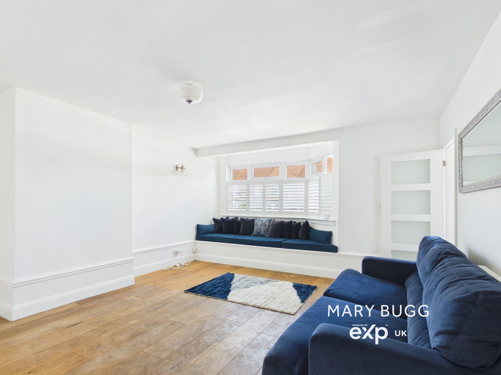 Flat in Grays