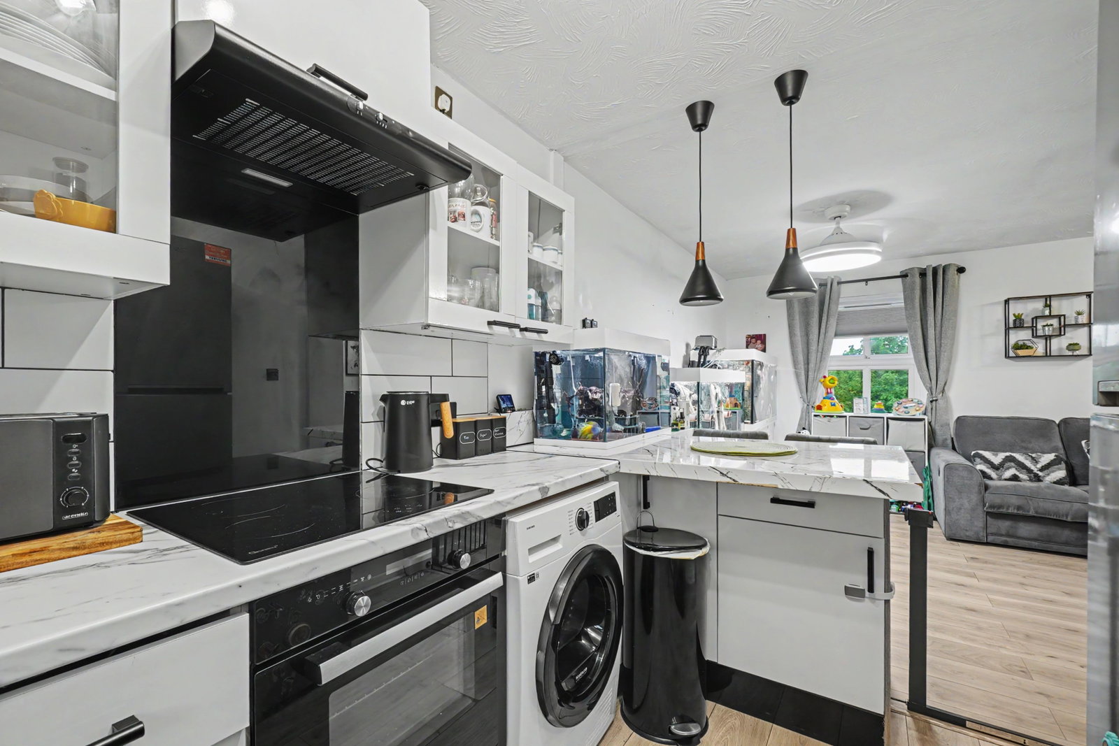 Flat for sale in Rochester, Harriet Drive, Rochester, ME1 1DY, 583 m²