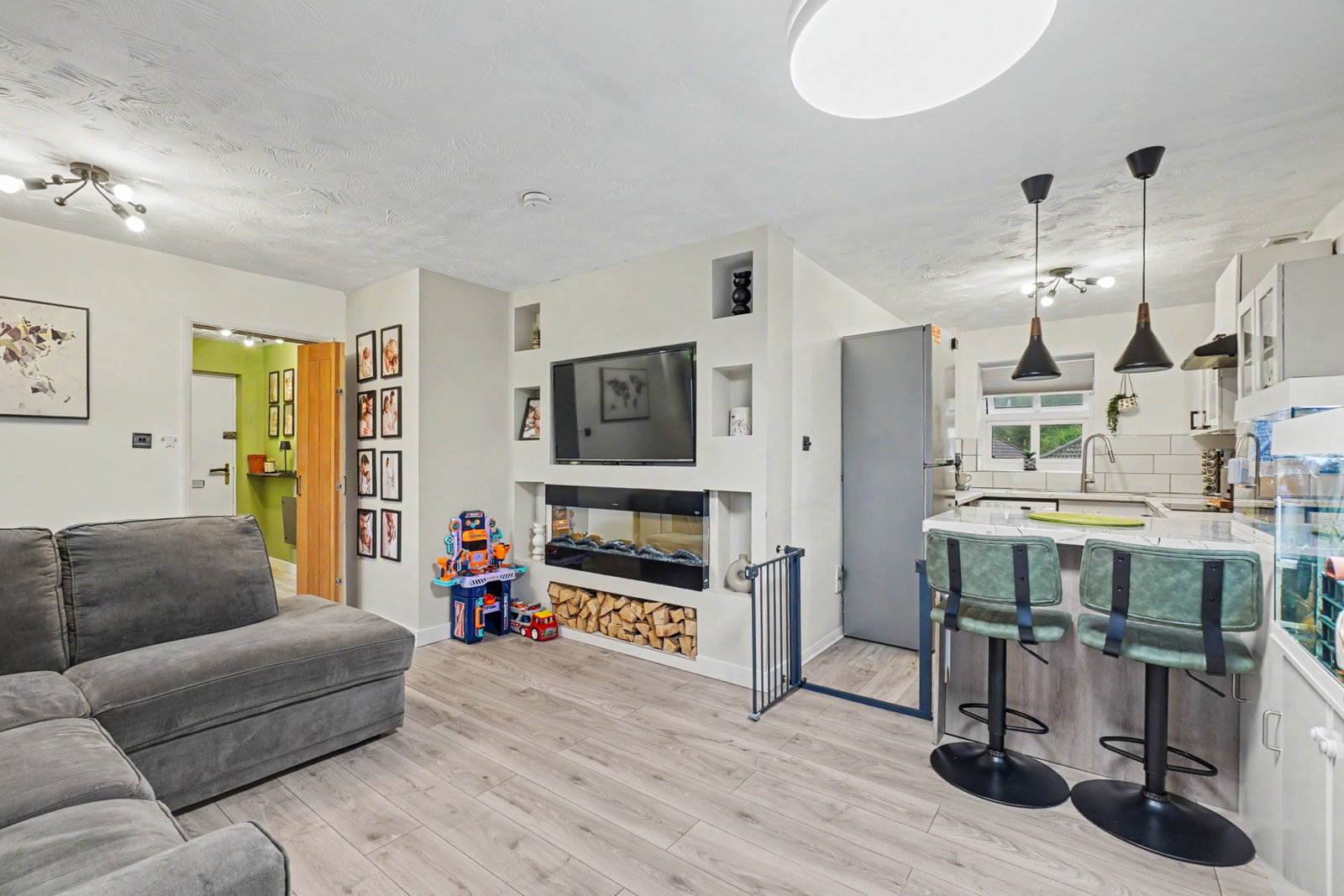 Flat for sale in Rochester, Harriet Drive, Rochester, ME1 1DY, 583 m²