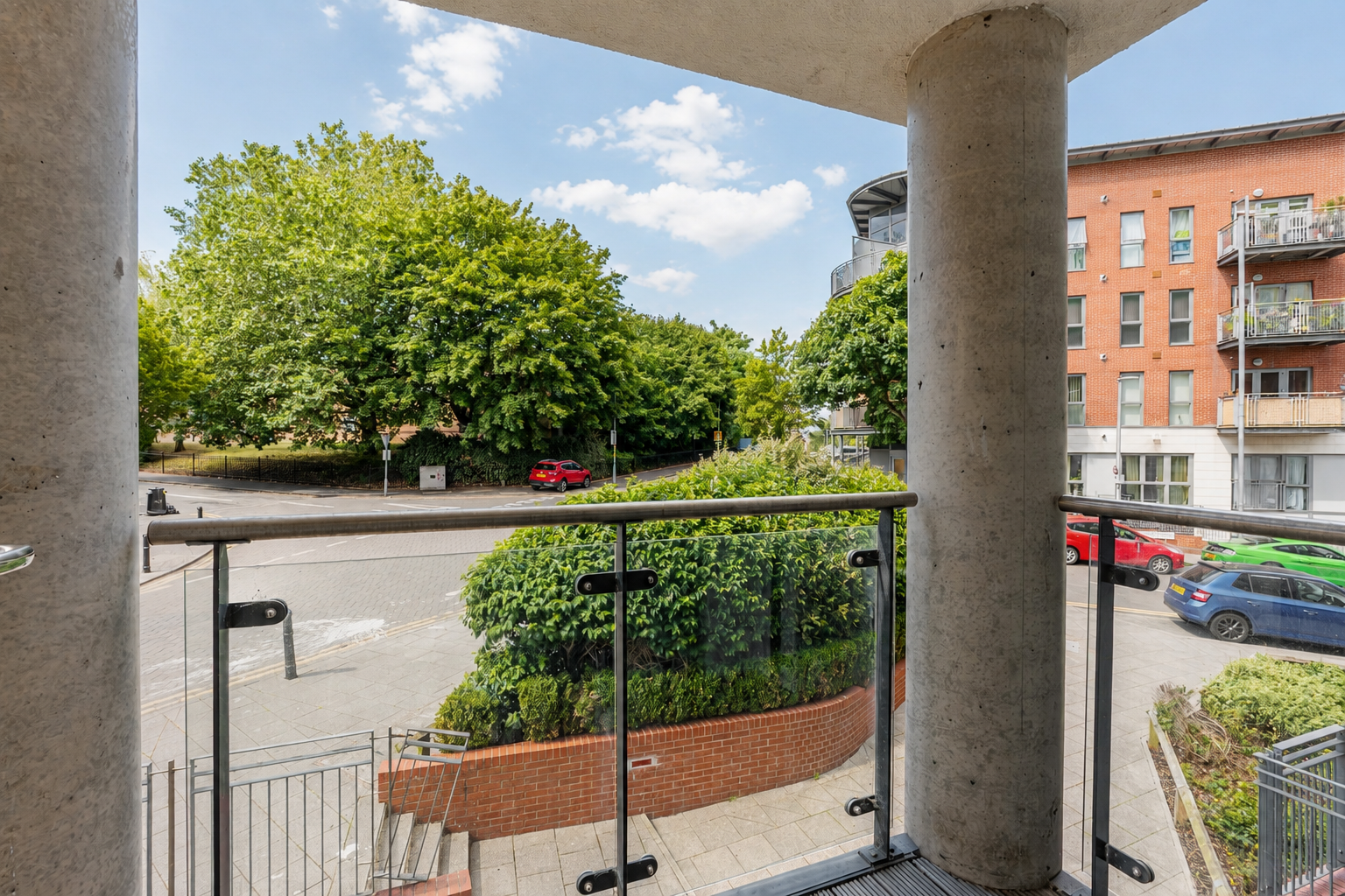 Apartment for sale in Birmingham, Mason Way, Park Central, Birmingham City Centre, B15, 550 m²