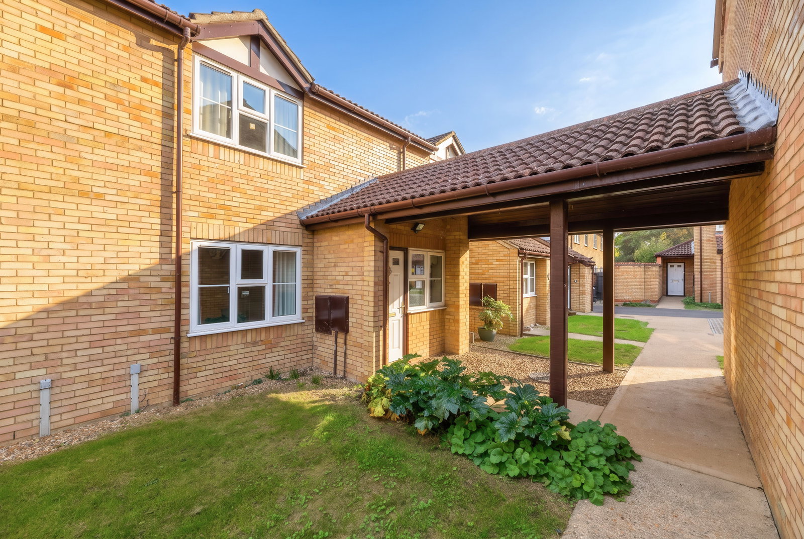 Terraced House for sale in St. Ives, Harvest Court, St. Ives, PE27 5QZ, 716 m²