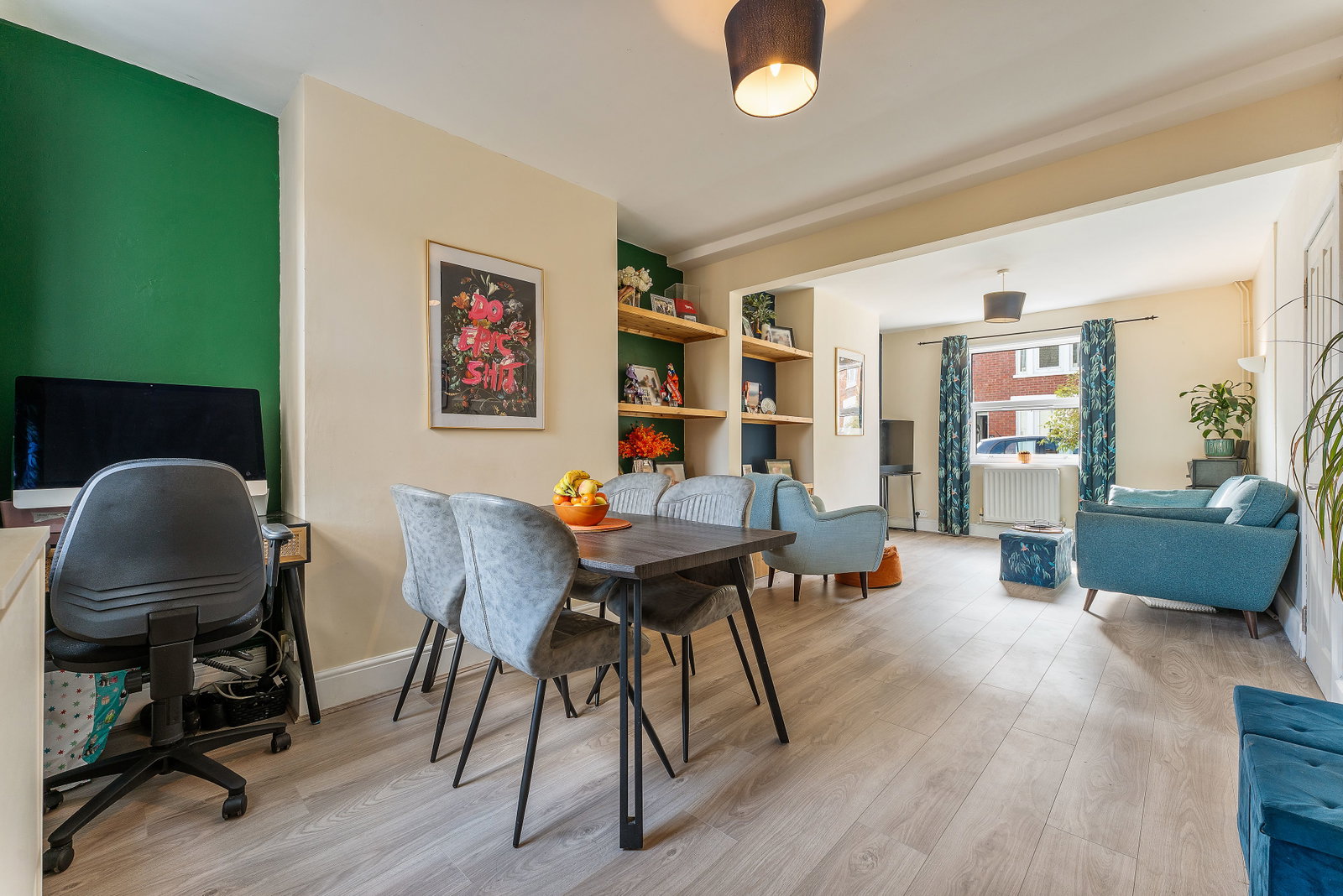 Terraced House for sale in Salisbury, Clifton Road, Salisbury, SP2, 1071 m²