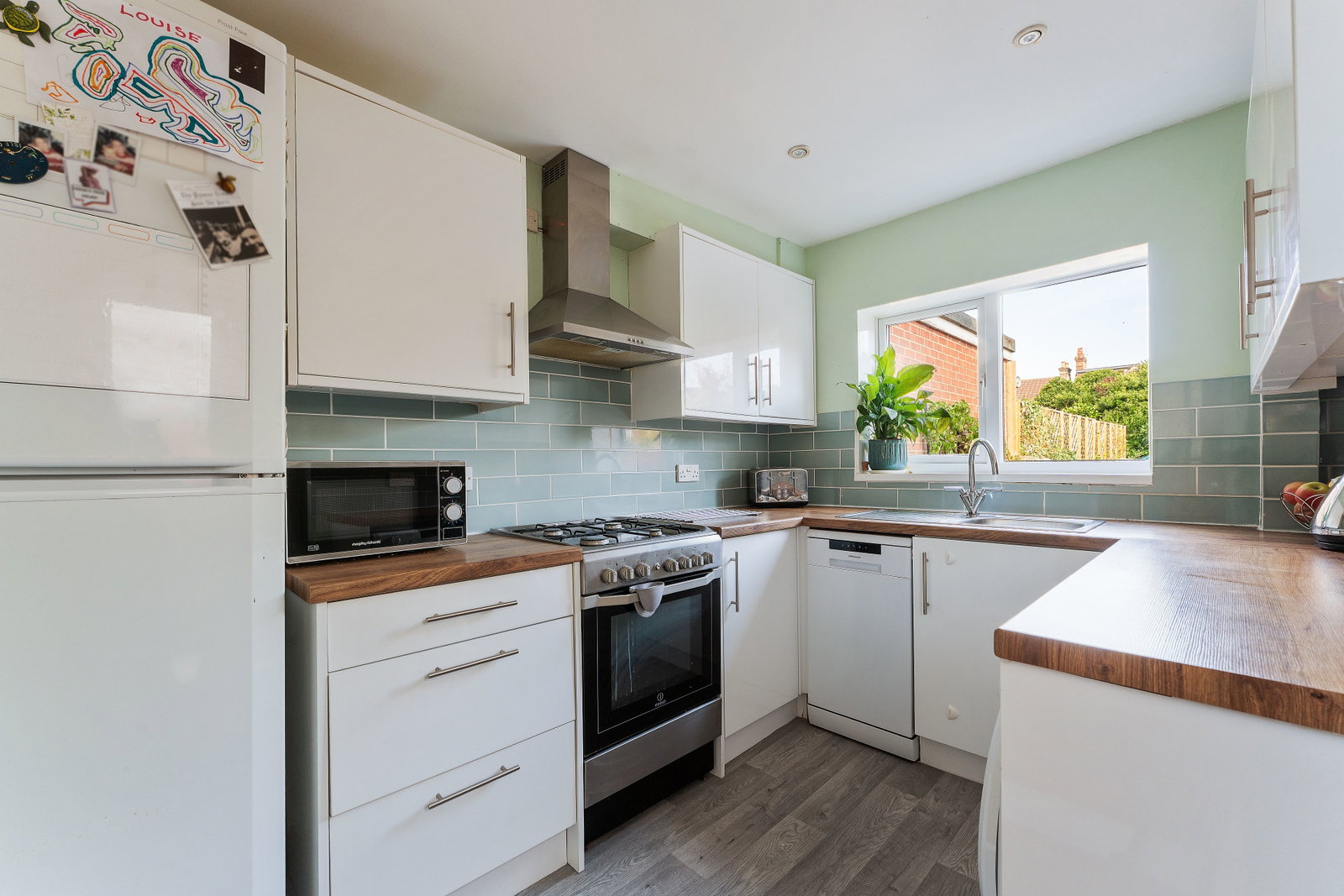 Terraced House for sale in Salisbury, Clifton Road, Salisbury, SP2, 1071 m²