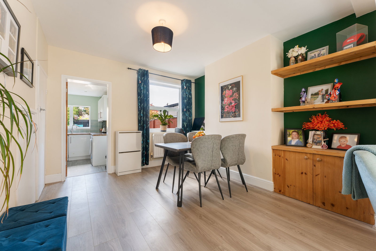 Terraced House for sale in Salisbury, Clifton Road, Salisbury, SP2, 1071 m²