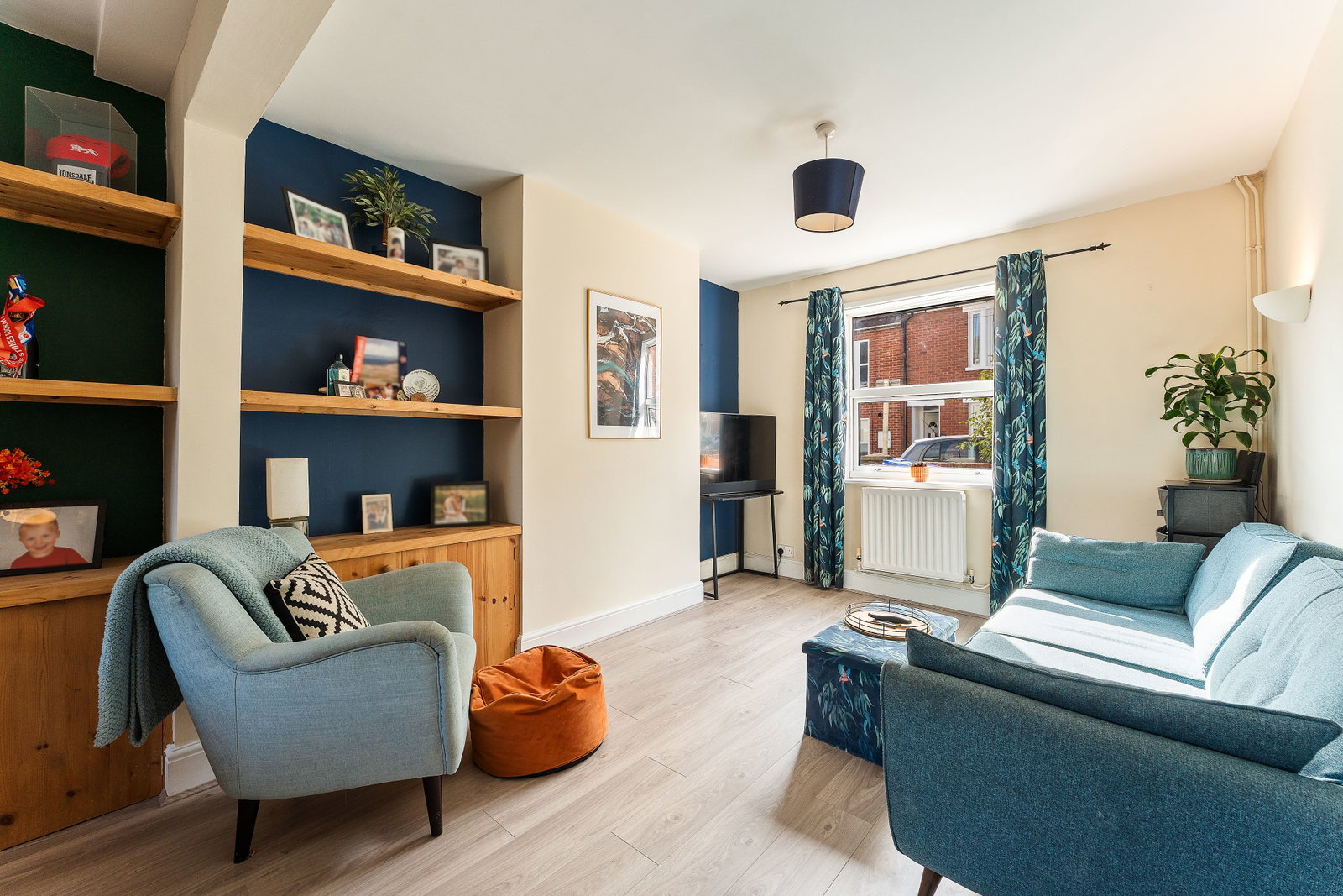 Terraced House for sale in Salisbury, Clifton Road, Salisbury, SP2, 1071 m²
