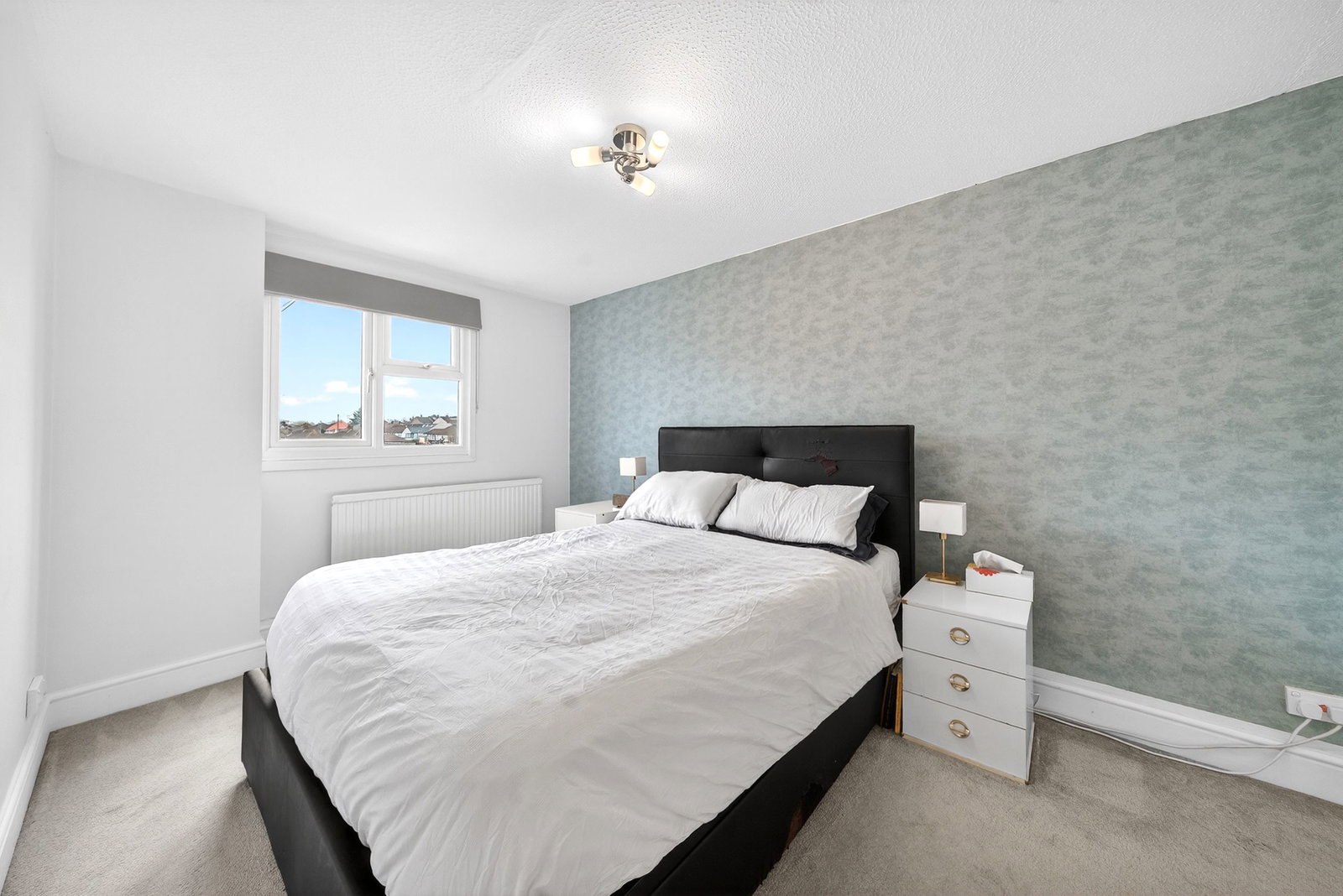 Terraced House in Borehamwood