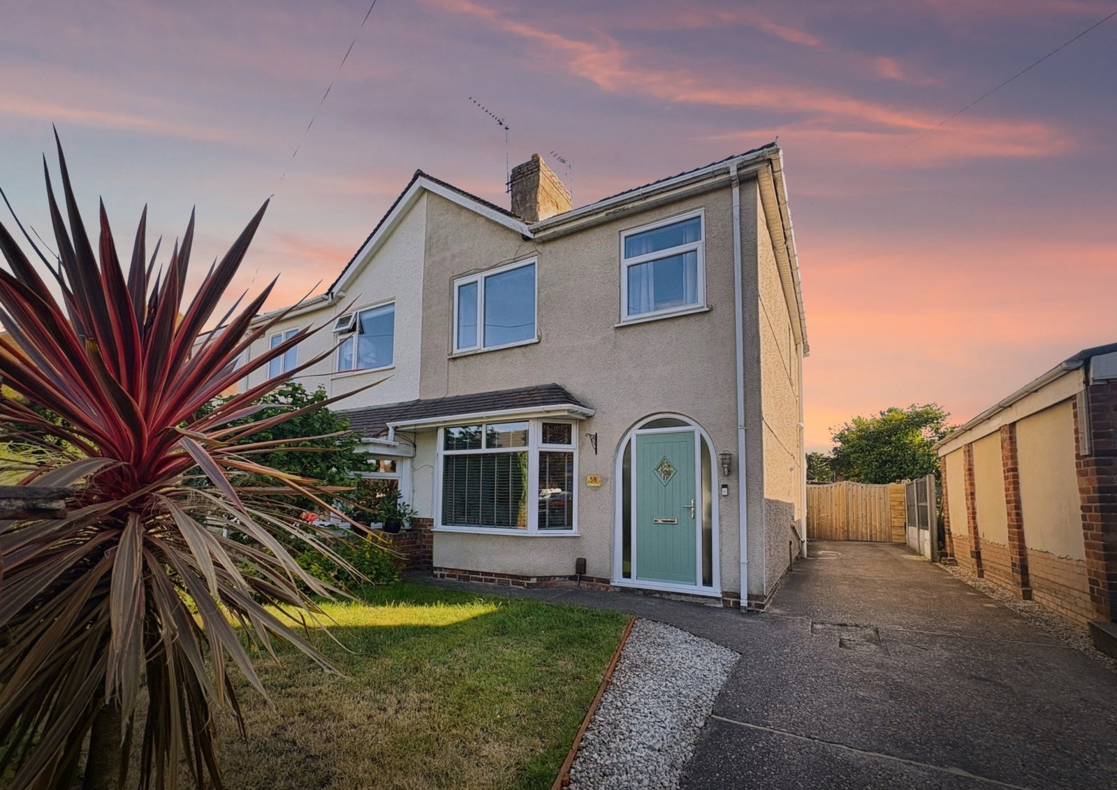 Semi Detached House in Mansfield