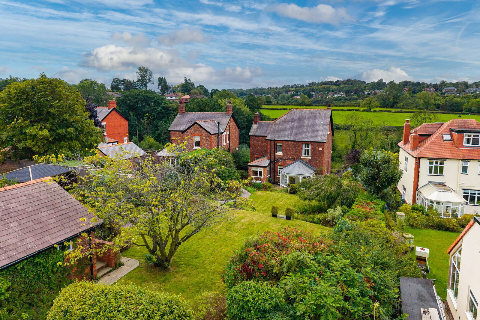 Detached House for sale in Stockport, Longhurst Lane, Marple Bridge, Stockport SK6, 2986 m²