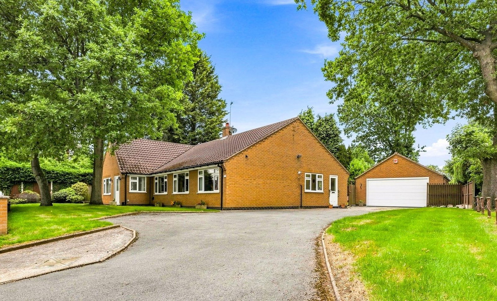 Bungalow for sale in Nottingham, Oakwood Drive, Ravenshead