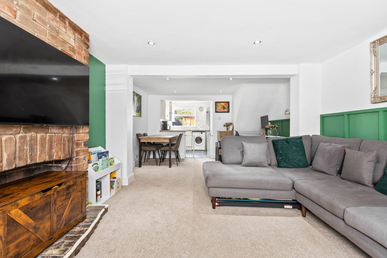 End Of Terrace House in Sandy