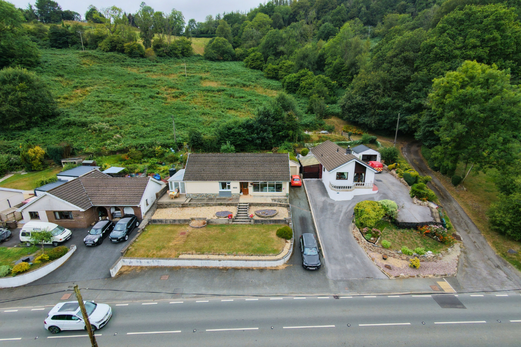 Bungalow in Carmarthen