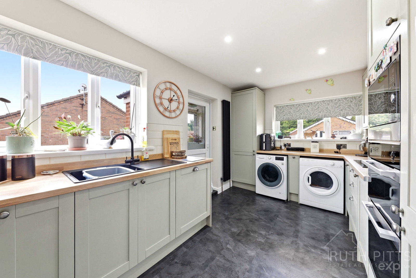 Semi Detached Bungalow in Pontefract