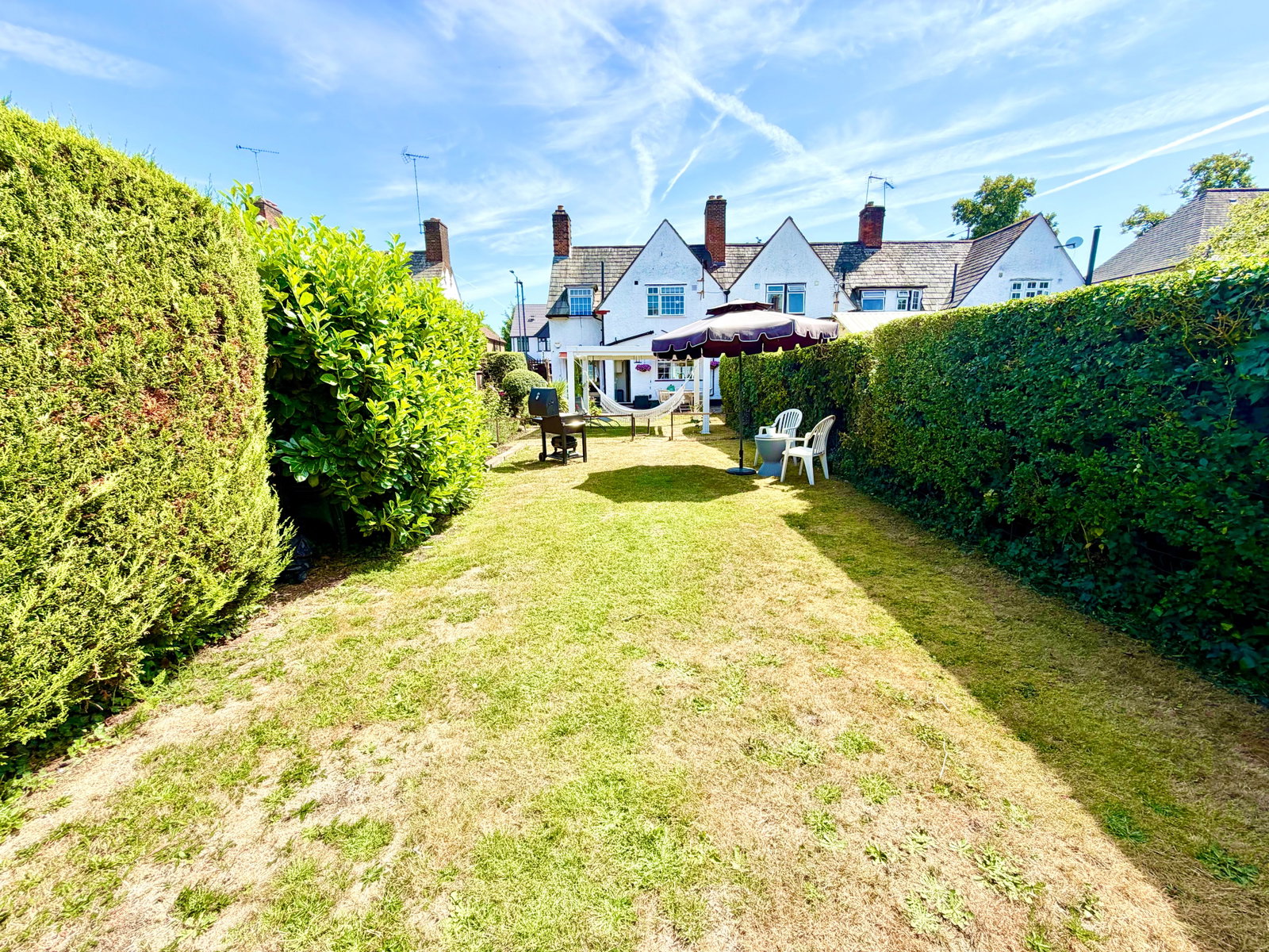 End Of Terrace House for sale in London, Stag Lane, London, NW9 9AG
