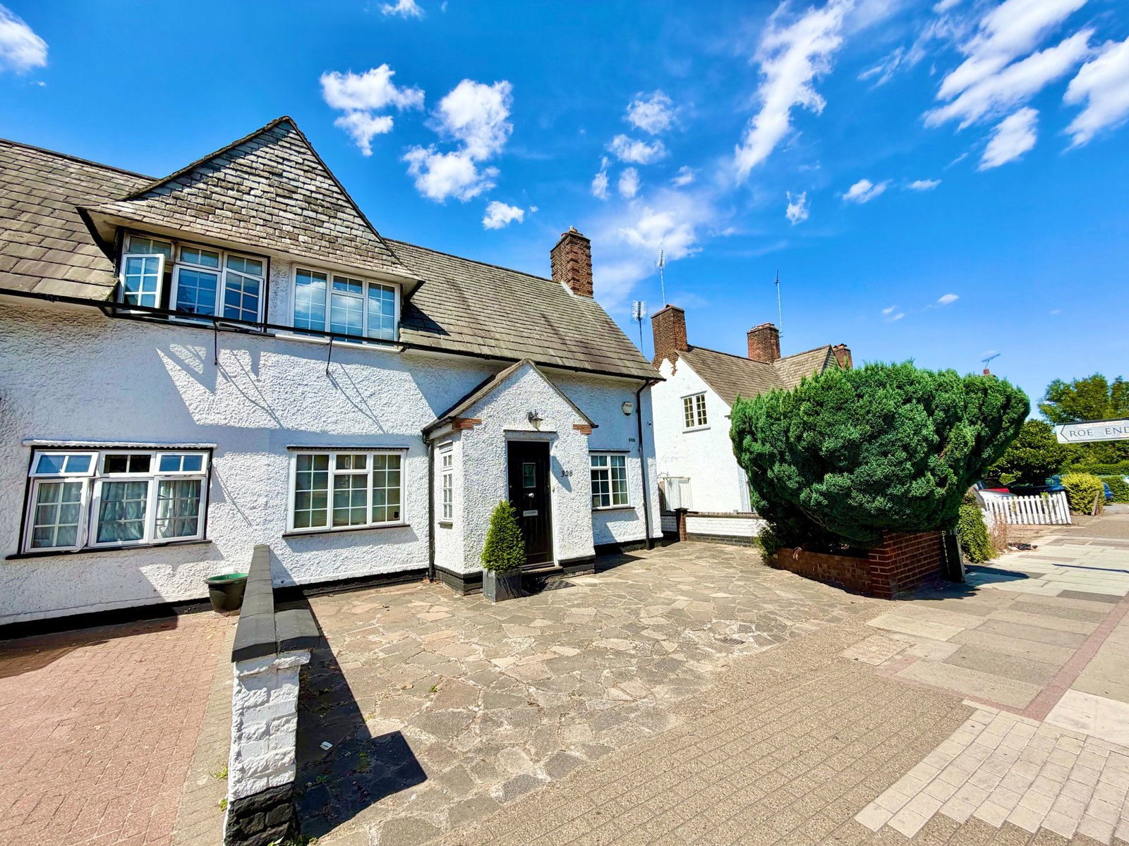 End Of Terrace House for sale in London, Stag Lane, London, NW9 9AG