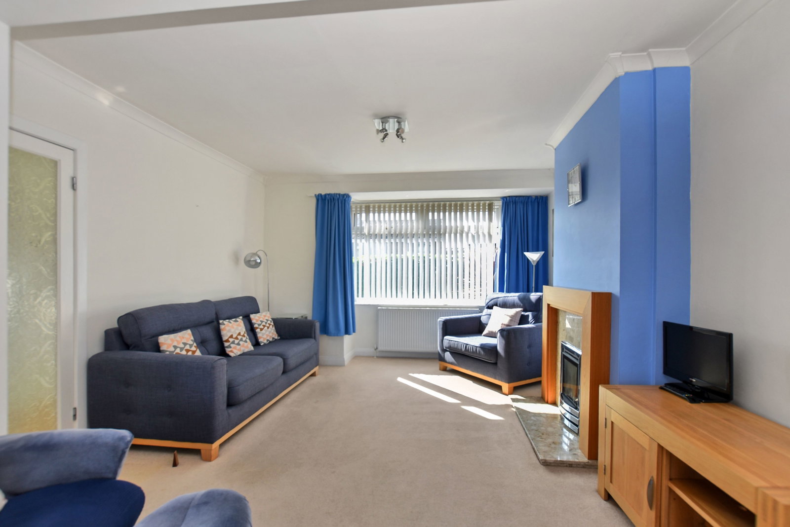 Semi Detached House for sale in Wakefield, Pippins Green Avenue, KIRKHAMGATE, Wakefield WF2 0RX, 904 m²