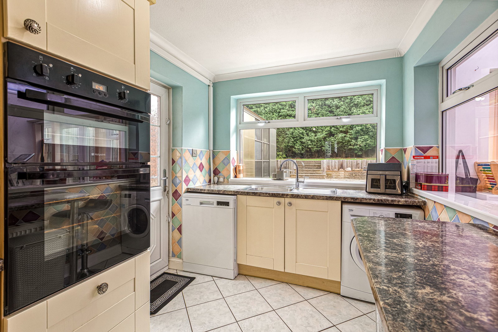 Semi Detached House for sale in Leicester, Melton Road, Thurmaston, Leicester, LE4 8GQ