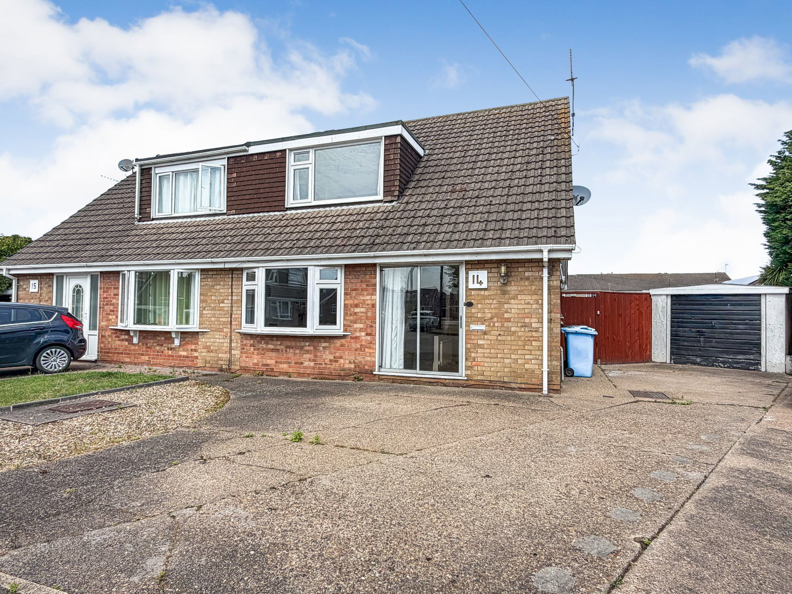 Semi Detached House in Hull