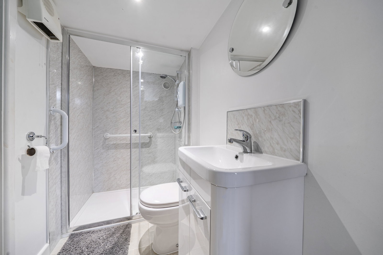 Semi Detached House for sale in Melksham, Newleaze Park, Broughton Gifford, 1110 m²