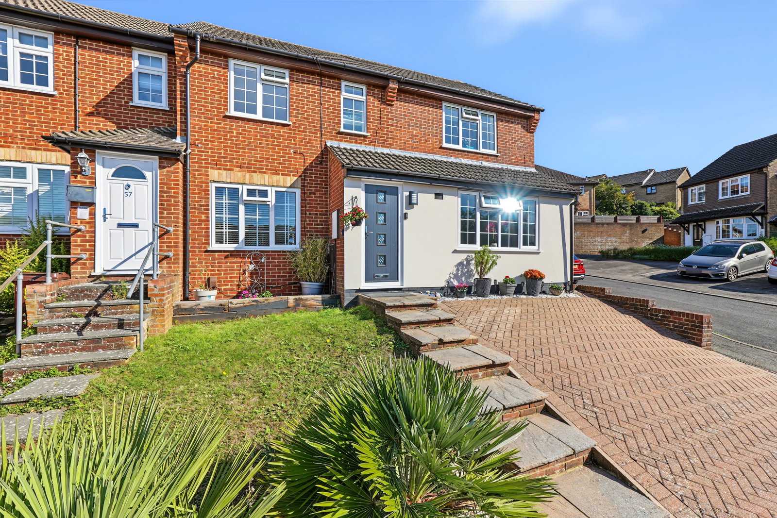 End Of Terrace House for sale in Chatham, Christie Close, Walderslade, Chatham, ME5 7NQ, 1261 m²