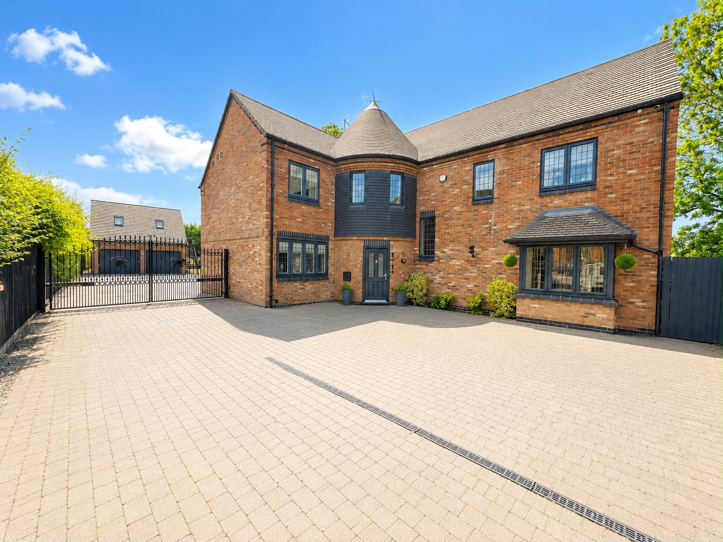 Detached House in Coalville