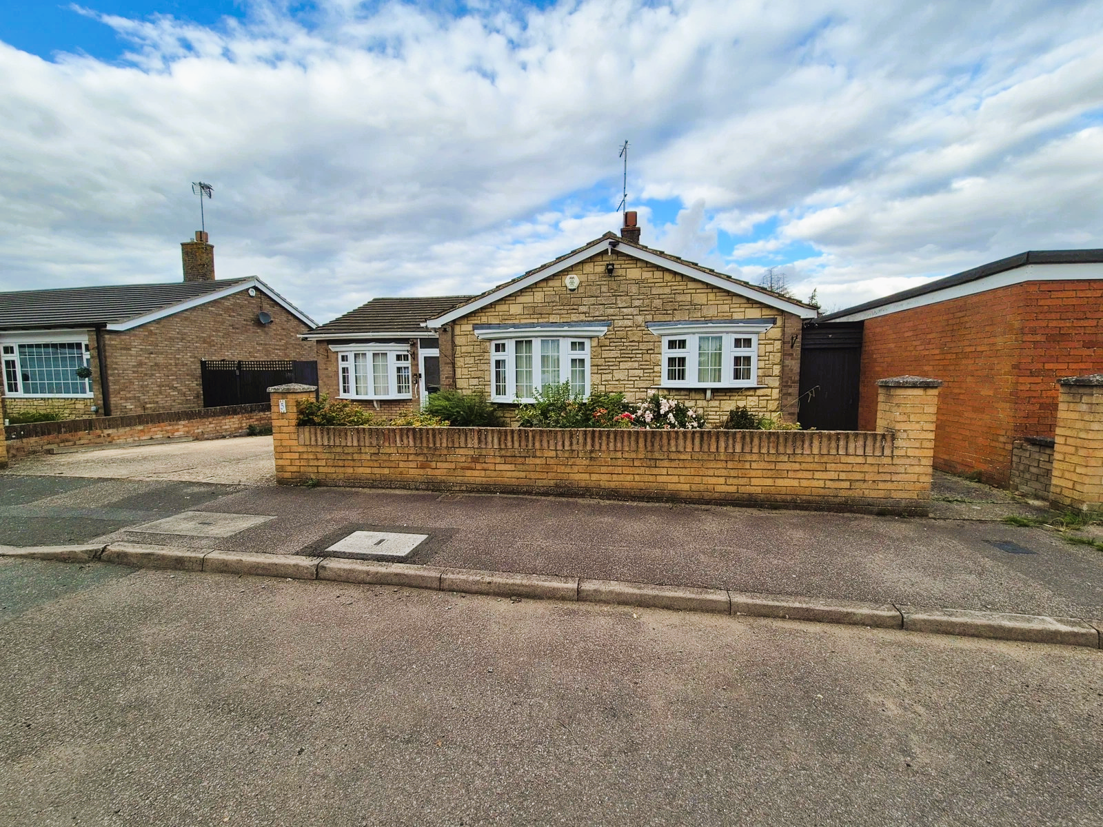 Bungalow in Dunstable