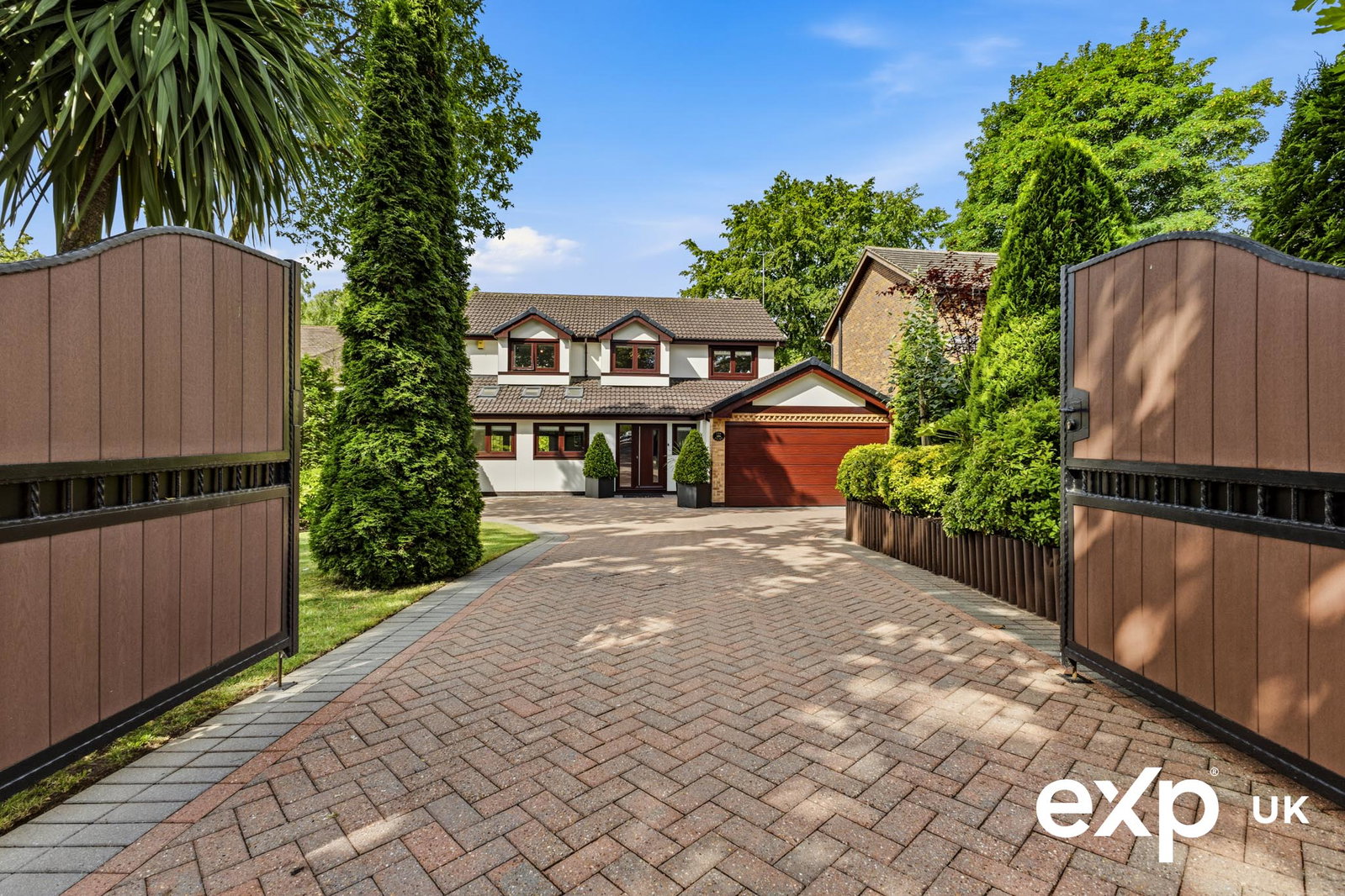 Detached House in Nottingham