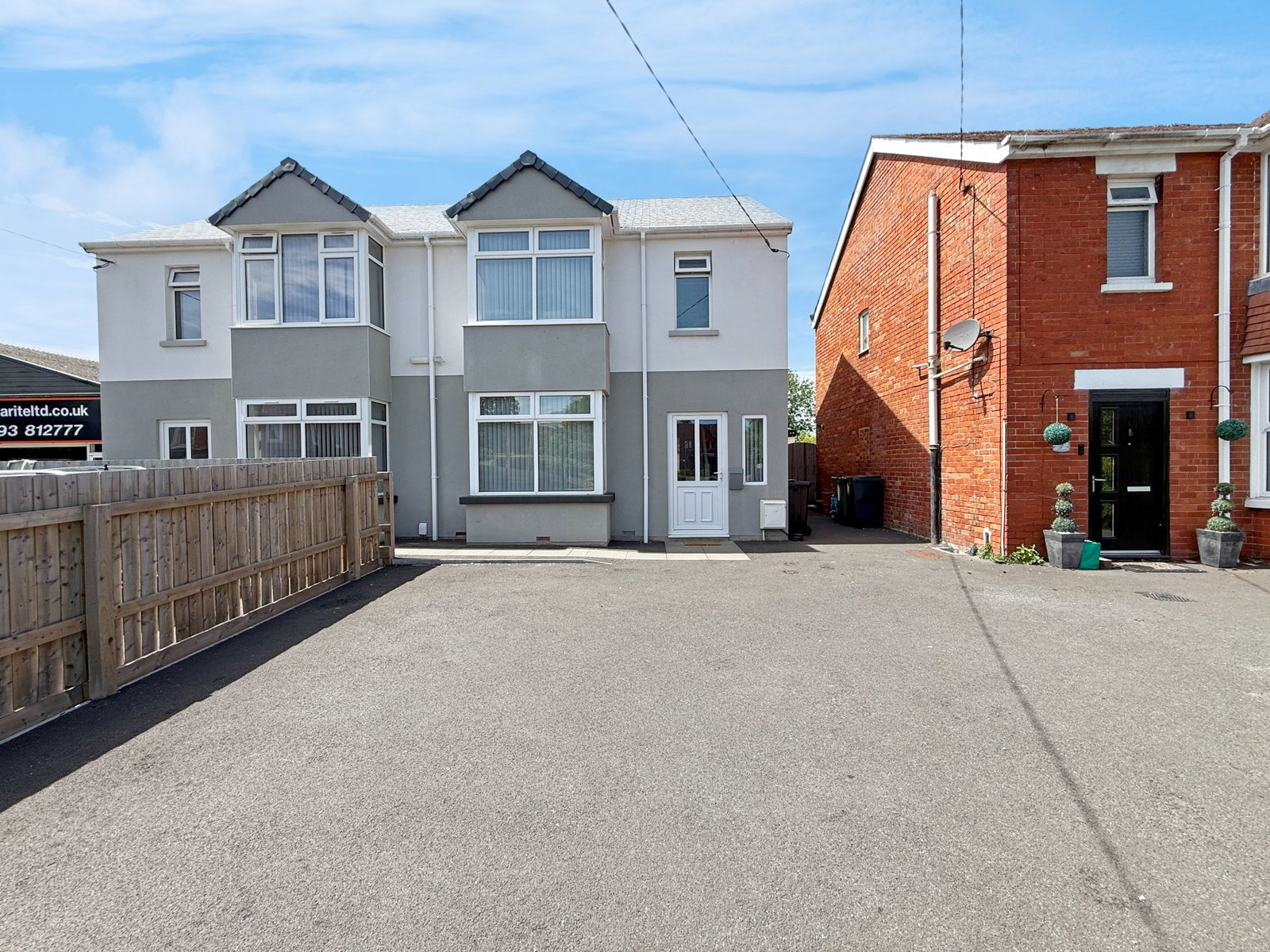 Semi Detached House in Swindon