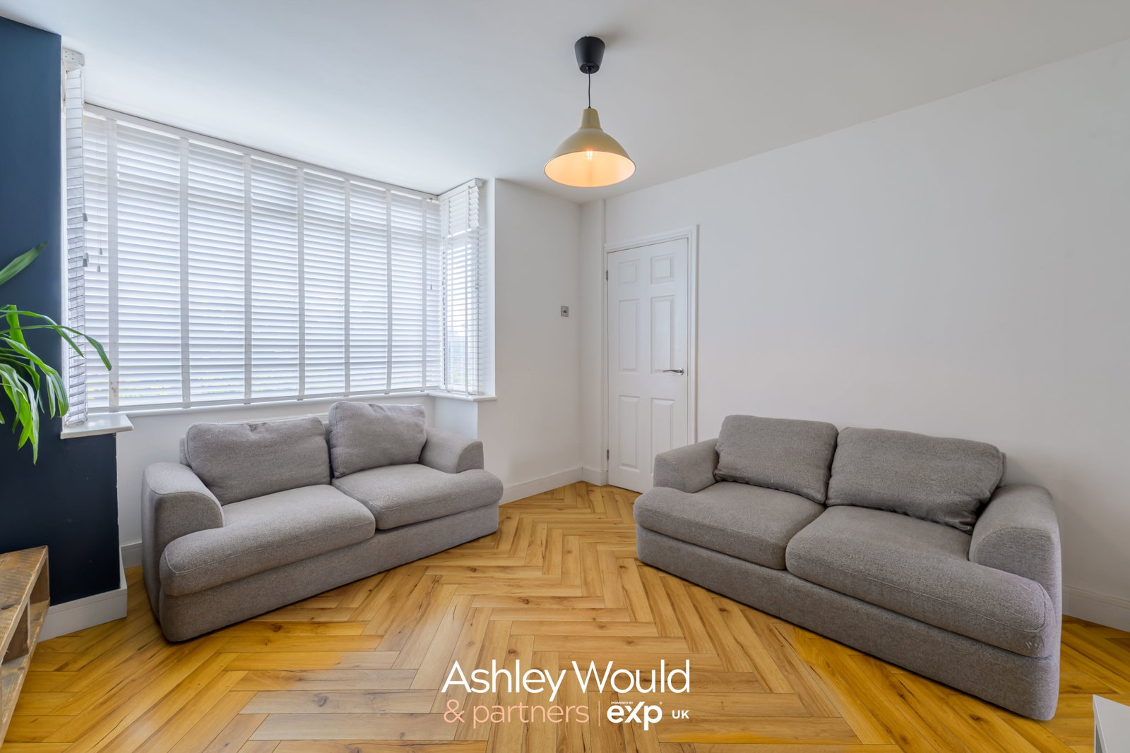 Terraced House for sale in Birmingham, Hillview Road, Rednal, Birmingham, B45