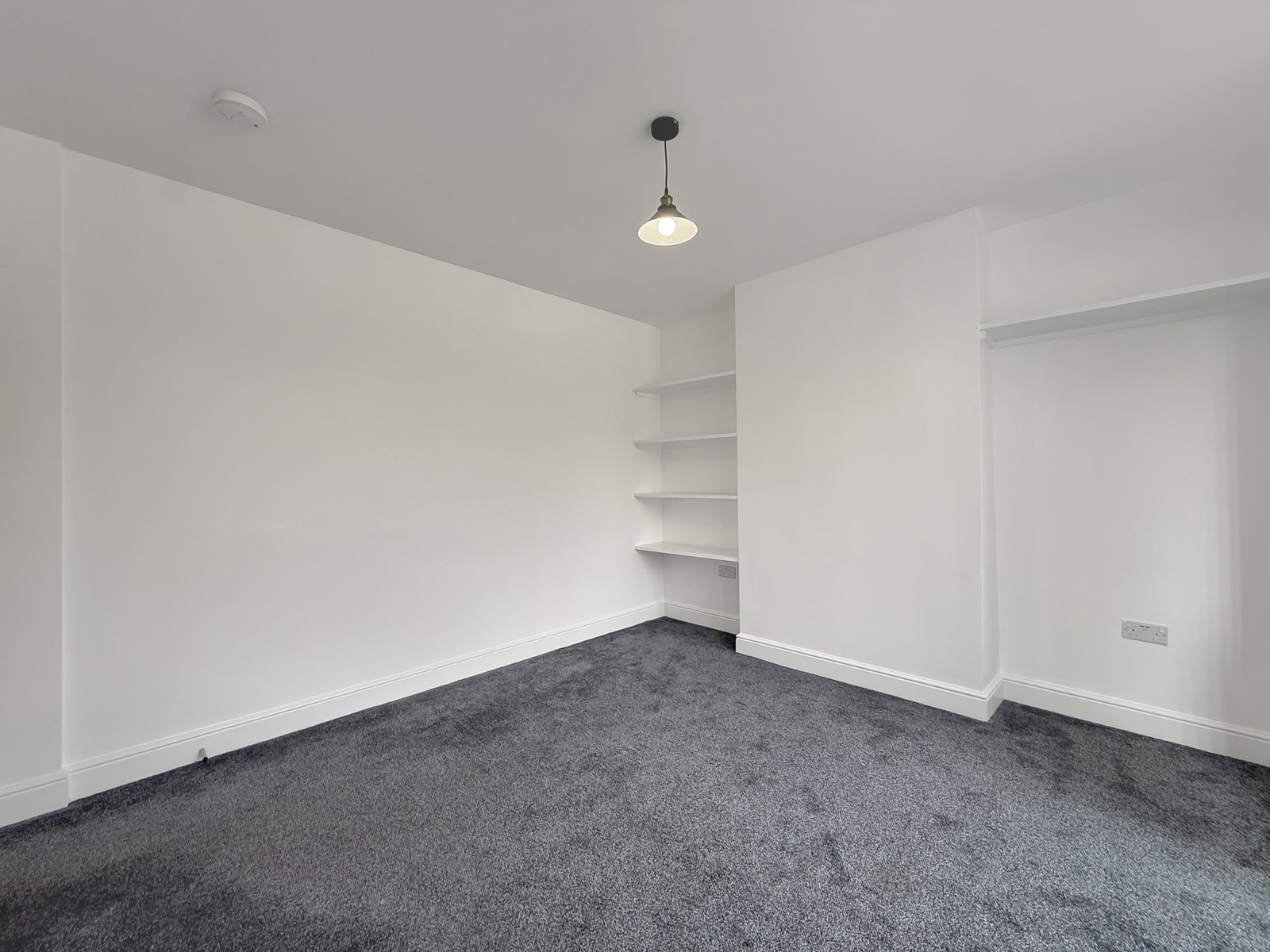 Semi Detached House in Swindon