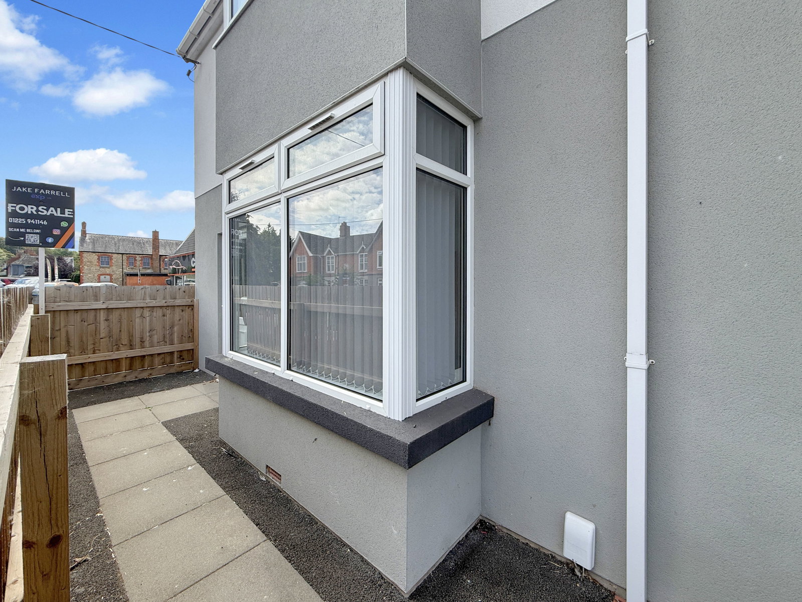 Semi Detached House in Swindon