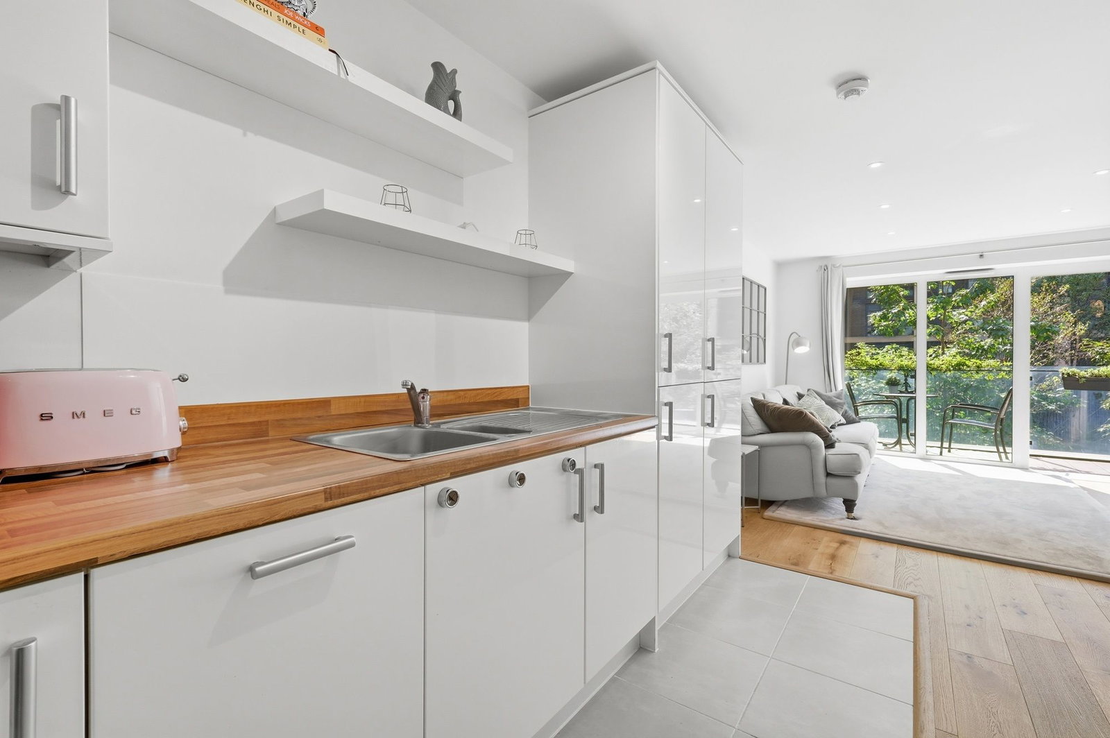 Flat for sale in London, Enterprise Way, SW18
